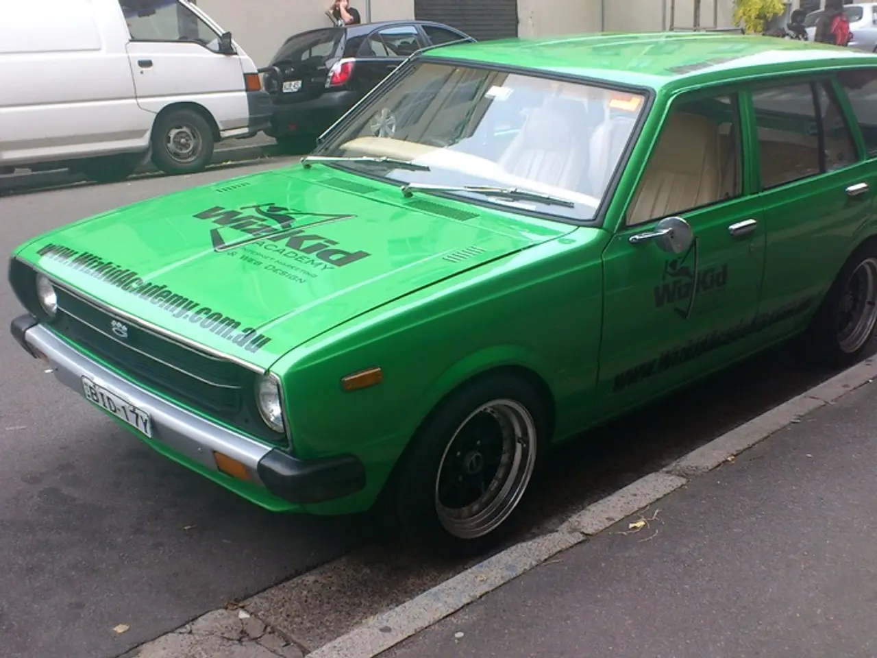 Navigating Smart Motorways Securely: Safety Tips for Driving on these Advancehighways