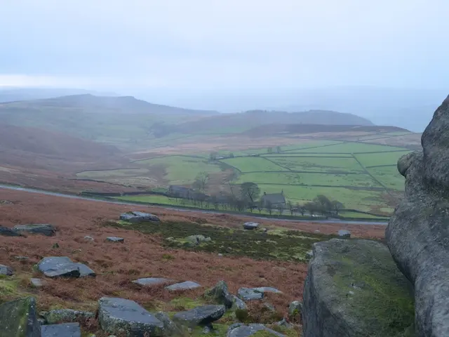 Documenting Wales Journeys: The Narrative Power of Everyday Scenes in Travel Photography