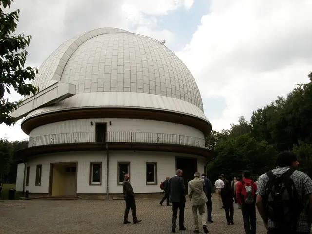 Exploring Locations for the Compact Fashion Tour (and other voyages)